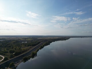 The shoreline extends diagonally beyond the horizon.