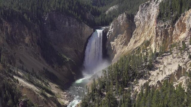 Lower Falls, Yellowstone National Park, Wyoming, USA