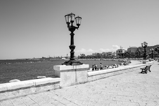 Lungomare di Bari in bianco e nero