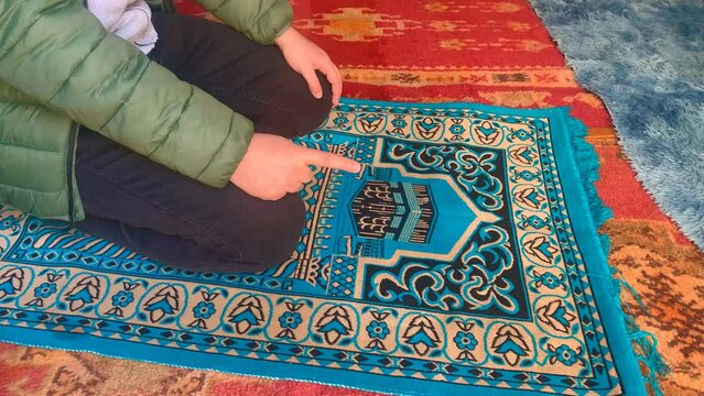 Muslim man praying, muslim man pray  while sitting
