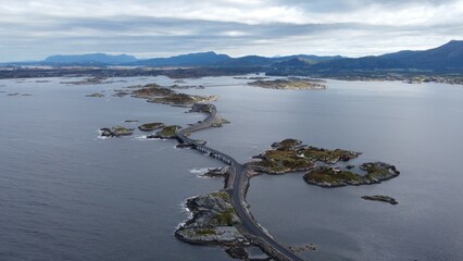 Atlantik Brücke eine der schönsten straßen der welt in norwegen 