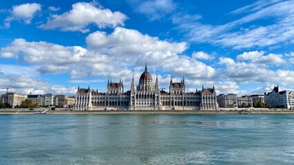 Fototapeta premium Le Parlement de Budapest