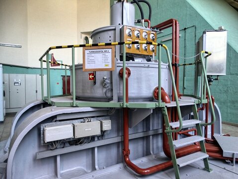 Elektrownia wodna na zaporze, "Tauron Energia", Rożn&oacute;w, Polska Grupa Energetyczna, Europa,