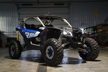 can-am x3 maverick sxs side by side offroad utv © Parker