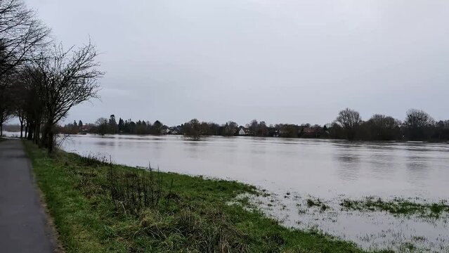 Zoltan Hochwasser 12.2023 Weserradweg in Porta Westfalica