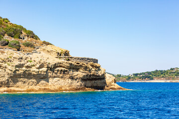 L'isola di Procida in provincia di Napoli. Il mare le case, i vicoli e il set del postino il film di Massimo Troisi