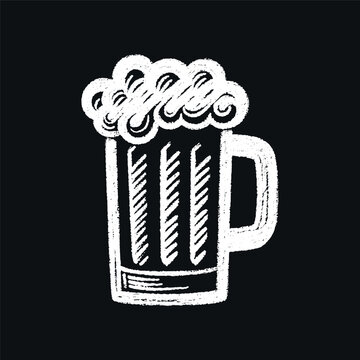  Chalk drawn mug of beer icon on black background