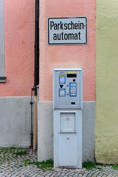 Schild Parkscheinautomat &uuml;ber Parkscheinautomat