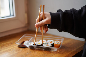 Take away sushi set