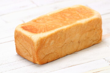 朝食の食パン