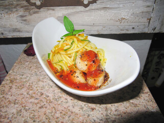 pasta with tomato sauce and Scallop