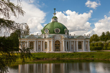 Pavilion Grotto of the Moscow estate Kuskovo - obrazy, fototapety, plakaty