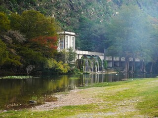 Waterfall/Turbine | Cascada/Turbina