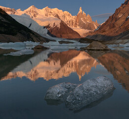 Amanecer en laguna torre, El Chaltén, Argentina © FCOLOMBATTI