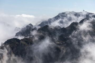 Wolken in den Bergen