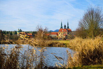 Obraz premium Velehrad, church, cathedral, faith, landscape, water, pond, lake, trees, forest, nature, architecture