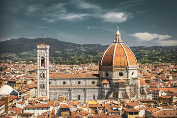 Fototapeta na wymiar View of Duomo in Florence