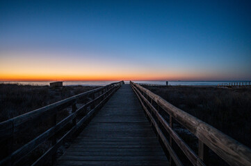 Fototapeta na wymiar Sonnenaufgang am Meer in der Algarve