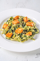 Creamy spinach pasta