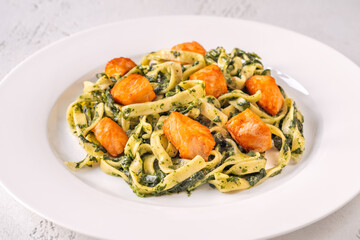Creamy spinach pasta