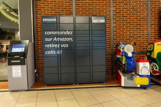 armoire de casier hun locker de chez Amazon pour récupérer les colis dans une galerie marchande