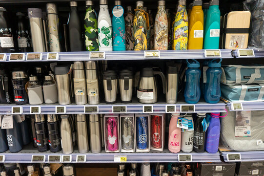 gourdes en m&eacute;tal et en plastique et gourdes isotherme