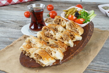 Kıymalı börek