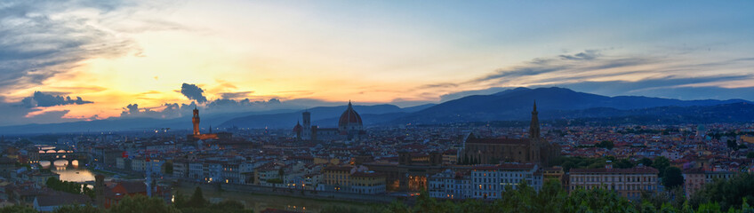 Fototapeta na wymiar Florence from Piazzale Michelangelo at sunset, capital of Italy’s Tuscany region, Duomo, Ponte Vecchio River Arno Renaissance center for art and architecture, Italy. Europe.