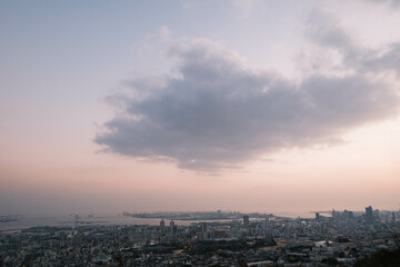 高台から見た神戸市街地の風景