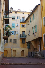 Fototapeta na wymiar A typical living building in Nice, France