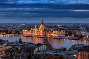 Fototapeta na wymiar Famous Hungarian Parliament in the Budapest at sunset.