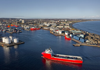 Aberdeen harbour and ships viewed from above - obrazy, fototapety, plakaty