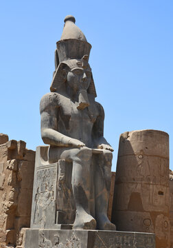 Ramses II., Statue im Luxor-Tempel, Luxor, &Auml;gypten