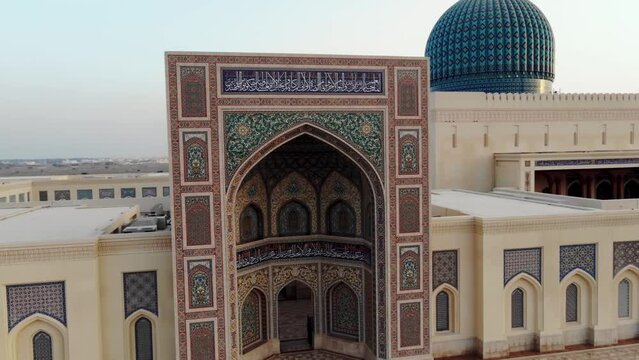 Detail of decoration on the gate wall of a mosque, known as the Sultan Qaboos Mosque, located in Sohar, Al Batinah, Sultanate of Oman.