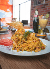 Fotografias de comida peruana marina, en una cevicheria tipica del Perú, donde se puede ver ceviche, arroz con mariscos, trio marino.