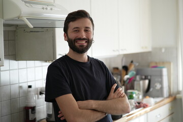 Man standing in the kitchen 