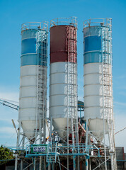 Cement plant concrete and loads it into concrete mixers