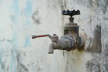Old faucets have been used for a long time.