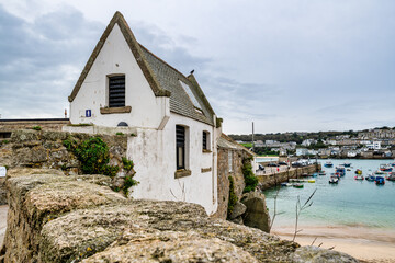 Toilettenhäuschen  am Fischerhafen  von St. Ives