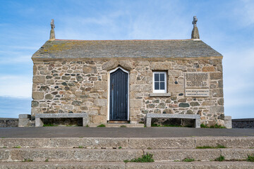 Schöne restaurierte Kapelle an der Küste von St. Ives