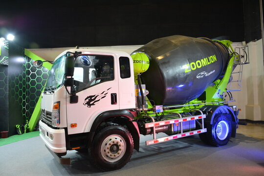 Zoomlion cement mixer truck at Philconstruct in Pasay, Philippines