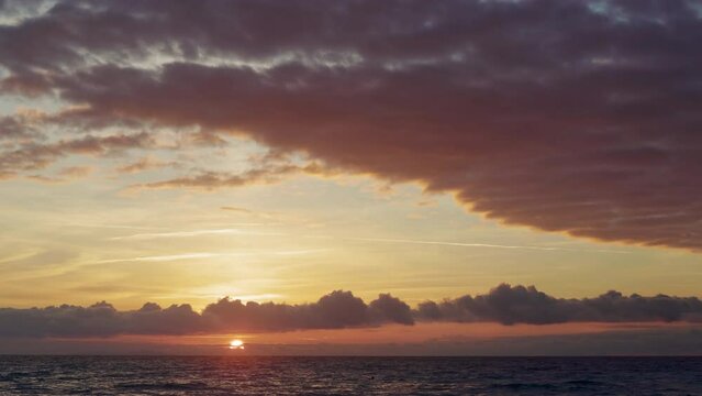 Ocean sunset seascape. 4K, 30 fps, h265, 4:2:2 10 bit (BT709).