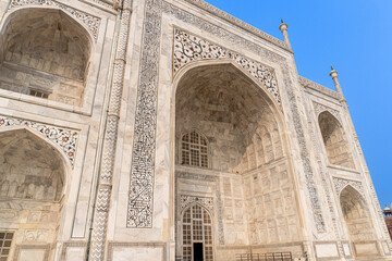 Fototapeta na wymiar Up close of the famous Taj Mahal 