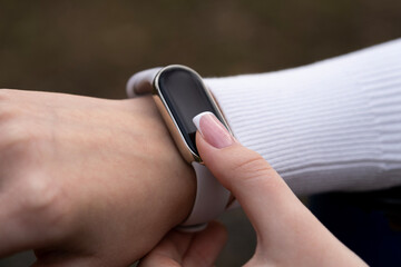 Fingerprint recognition on a smart watches