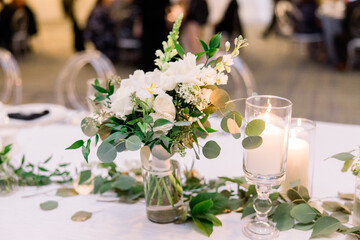 wedding floral centerpiece on the table