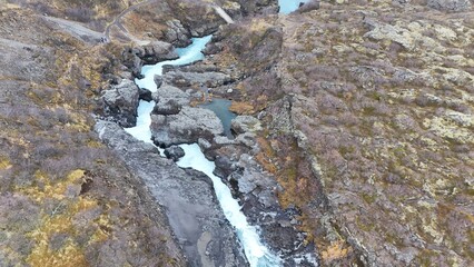 Island: Wasserfälle, Natur pur.