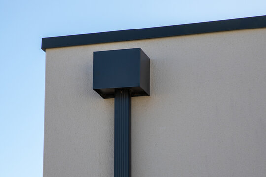House corner flat roof rainwater head with steel gutter rain aluminum system square cube drainage pipes installation