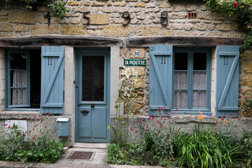Fototapeta na wymiar House in Auvers-sur-Oise, France