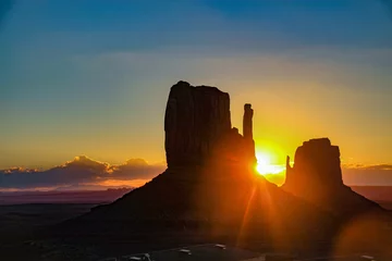 Fotobehang Monument Valley, Utah, Sunset and dramatic skyline © rpm1604