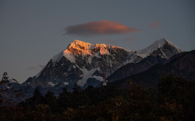 Obraz premium sunrise in the mountains
